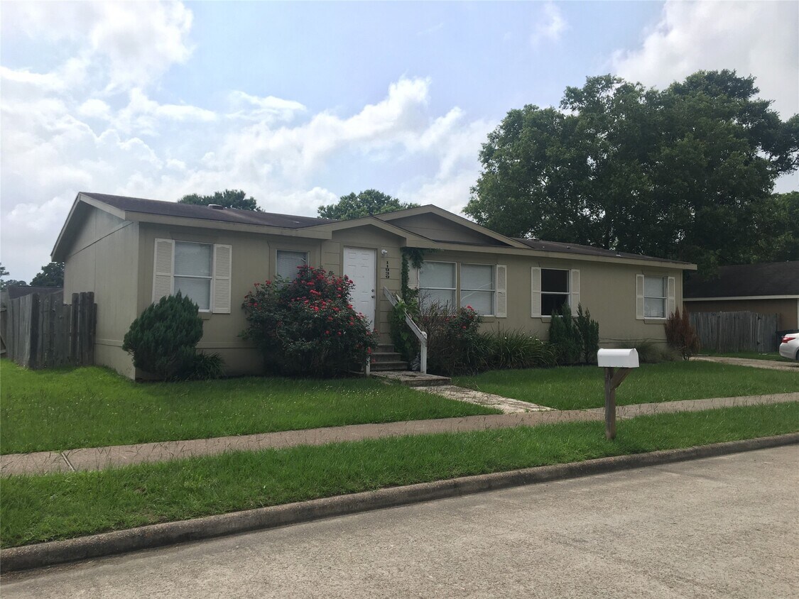 Foto principal - 11939 Greenrock Ln