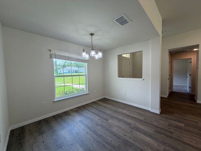 Building Photo - Desirable SW Ocala Neighborhood 3/2/2 **MUST SEE**
