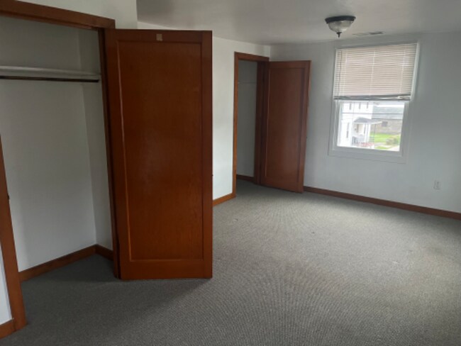 Foto del edificio - 198 Herron Ave