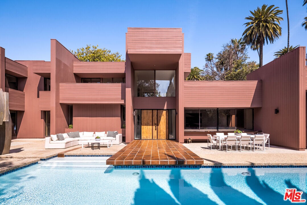 Foto principal - 519 N Bedford Dr