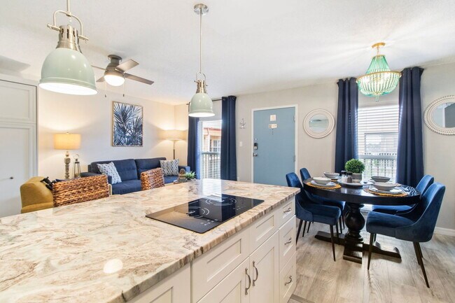 Foto del edificio - 8921 Blind Pass Rd