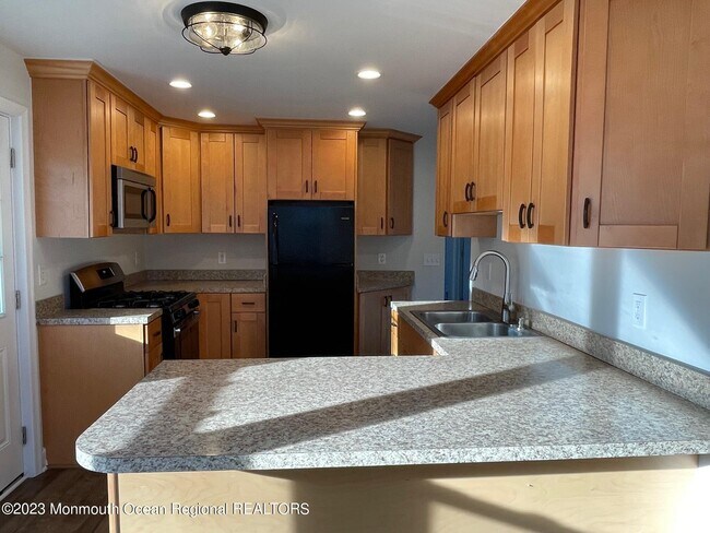 Foto del edificio - 24 Toms River Rd