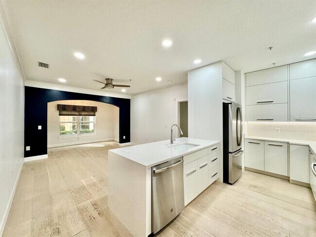 Foto del edificio - 4207 S Dale Mabry Hwy