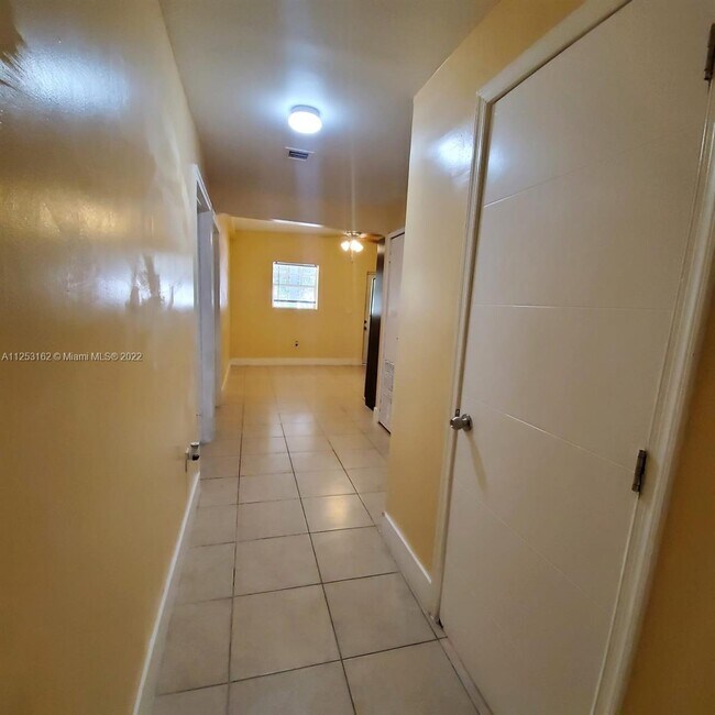 Building Photo - 1467 NW 53rd St