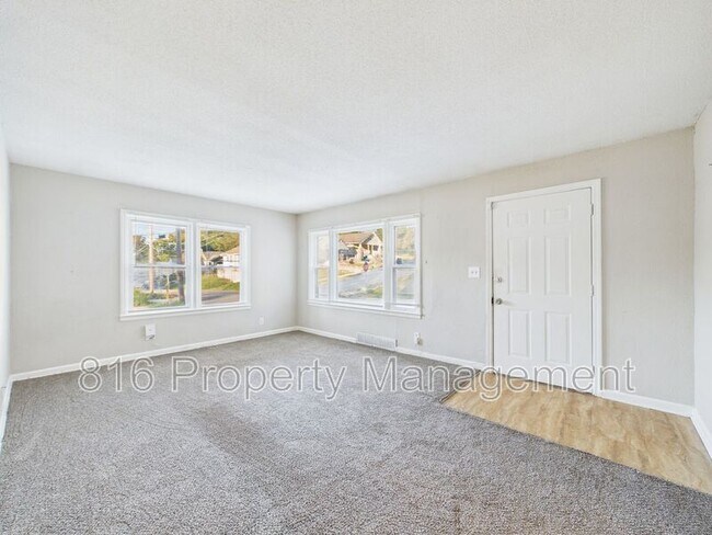 Building Photo - 2700 Oakley Ave