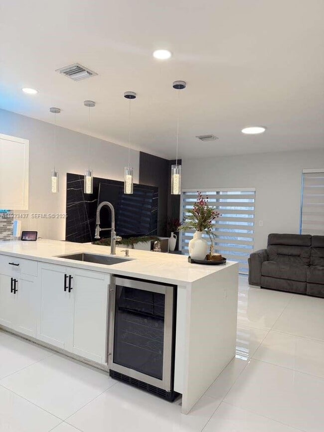 Building Photo - 10598 West 33rd Ct