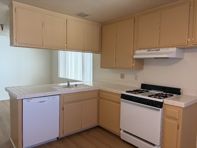 Foto del edificio - 4040 W 130th St