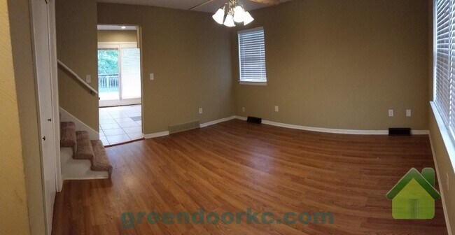 Foto del edificio - 1410 E Willow Dr