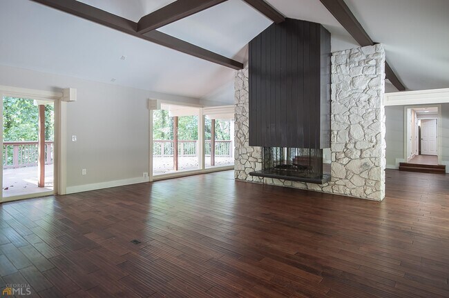 Building Photo - 5270 Riverview Rd NW