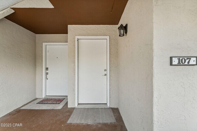 Building Photo - 1320 E Hwy 98