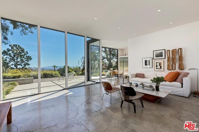 Foto del edificio - 12336 Deerbrook Ln