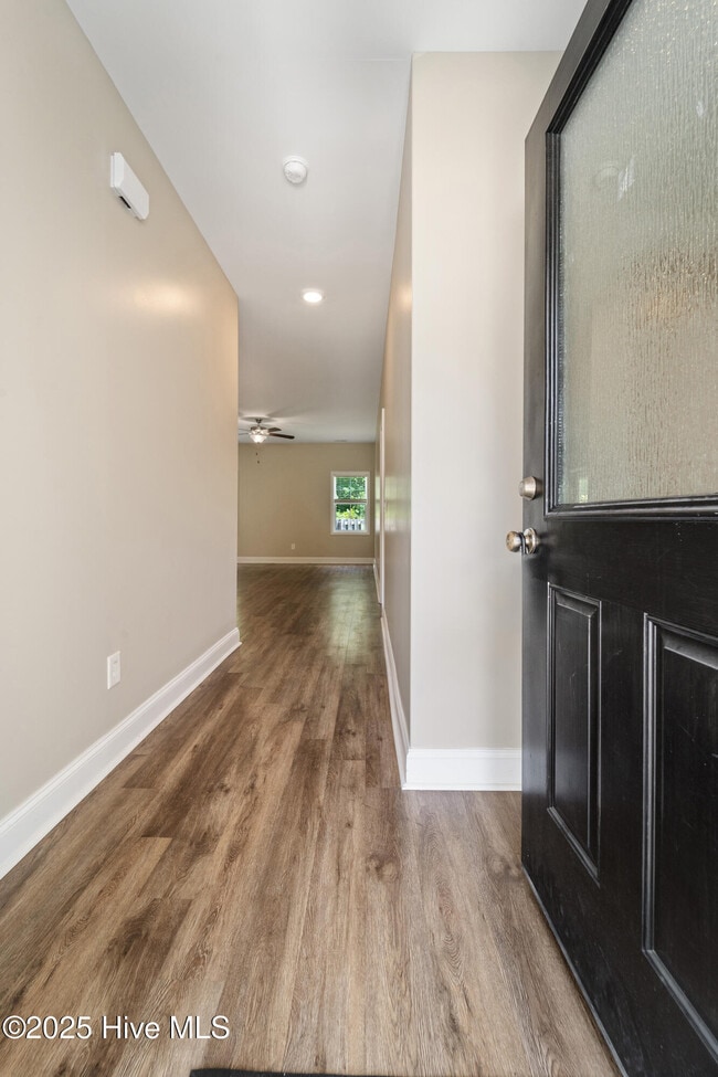 Building Photo - 428 Ridgeway Dr