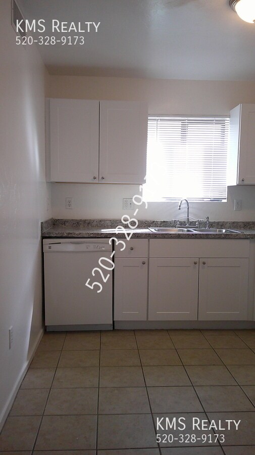 Building Photo - SPACIOUS 2 Beds /1 Bath (OWNER/AGENT)