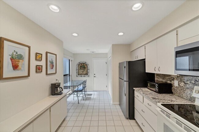 Foto del edificio - 3946 Wilshire Cir E