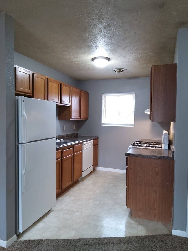 Building Photo - 818 Antler Dr