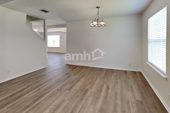Building Photo - 455 Dolly Dr