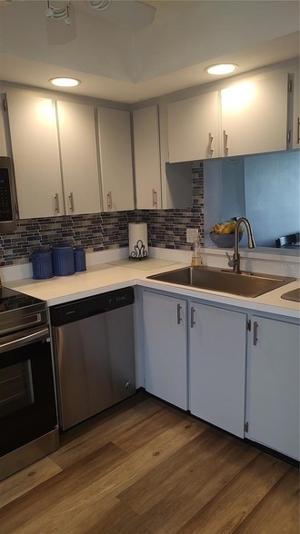 Building Photo - 2621 Cove Cay Dr
