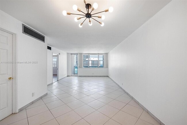 Building Photo - 6770 Indian Creek Dr