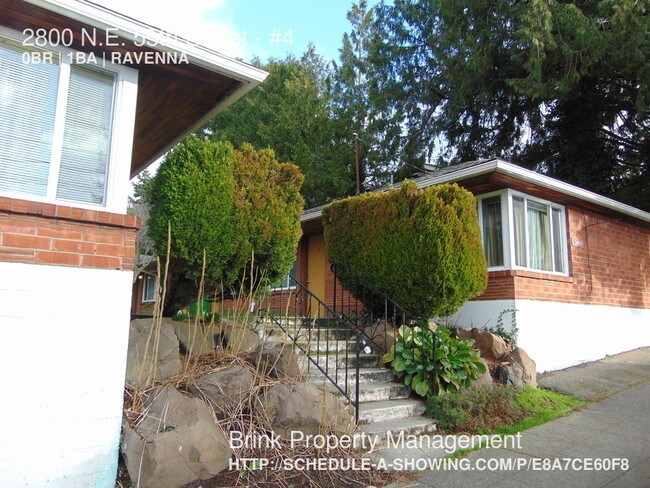 Building Photo - Charming Studio Minutes from UW!