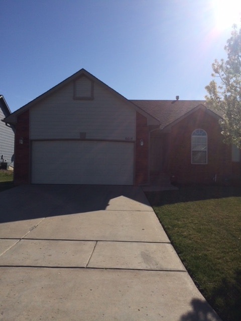 Building Photo - 6015 E Ironhorse Cir
