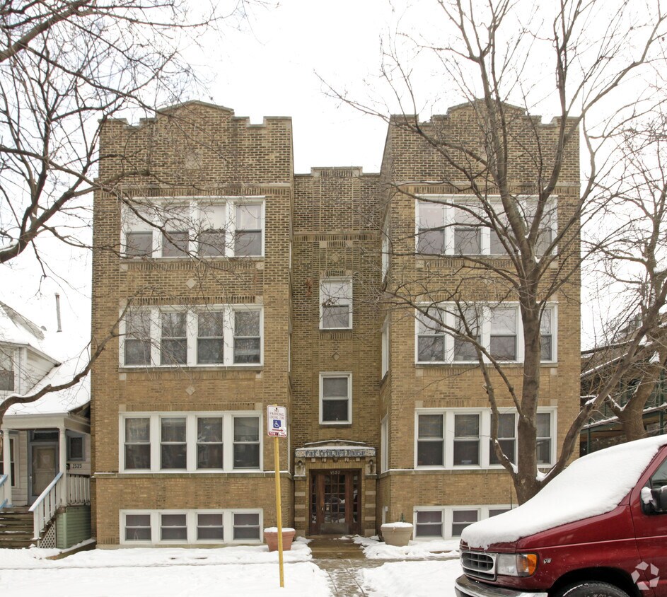 1537 W Rosemont Ave, Chicago, IL 60660 Apartments in Chicago, IL