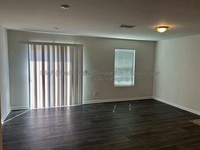 Foto del edificio - 141 Dogwood Ln