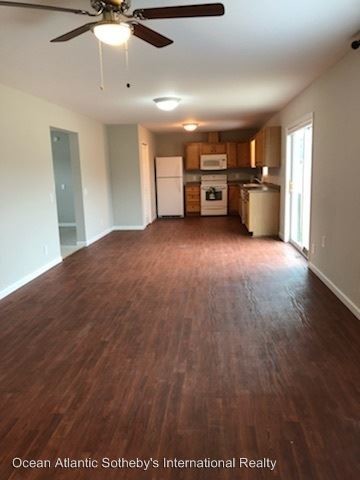 Building Photo - 25915 Country Meadows Dr