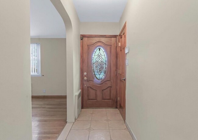 Foto del edificio - 58-52-5208 208th St