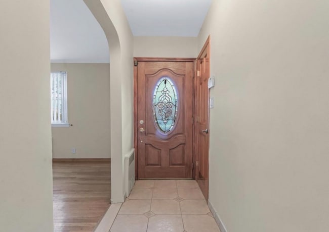 Photo - 58-52-5208 208th St House