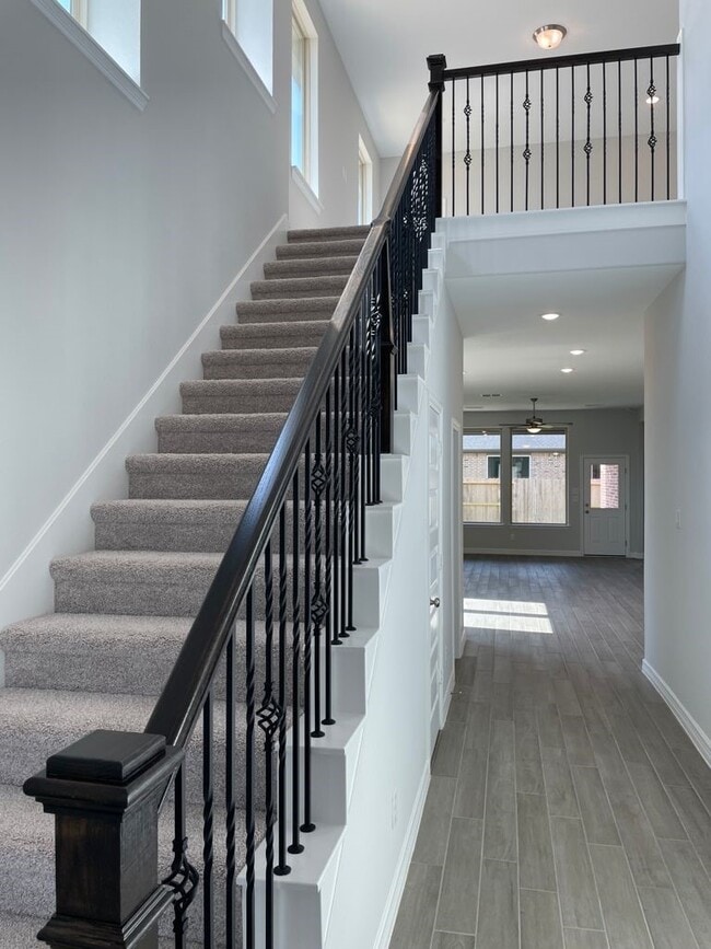 Building Photo - 24227 Cedar Colony Dr