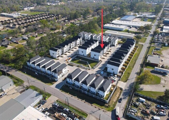 Foto del edificio - 3716 Creekmont Gardens Ln