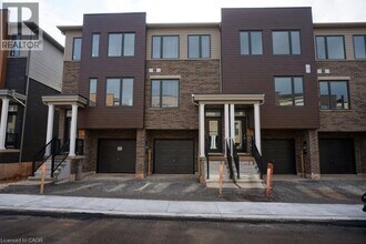 Building Photo - 12 Radison Ln