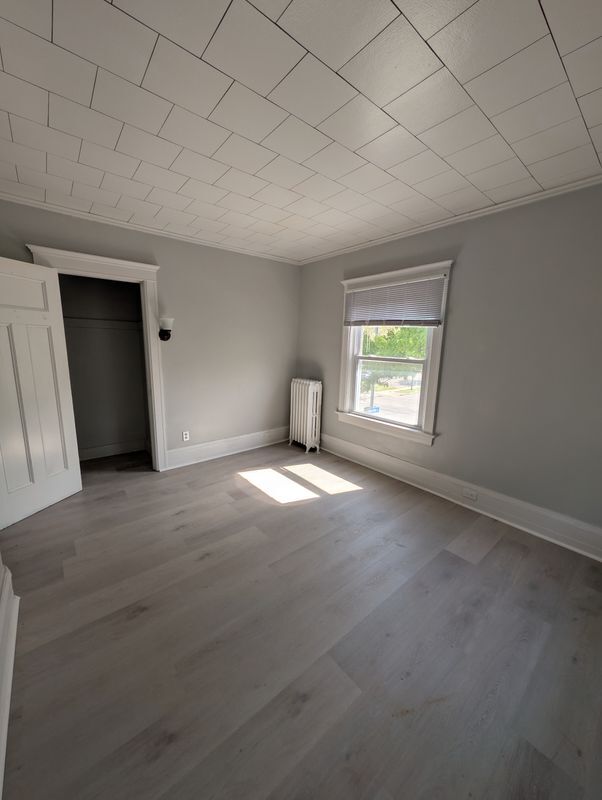 Building Photo - 1097 Dewey Ave