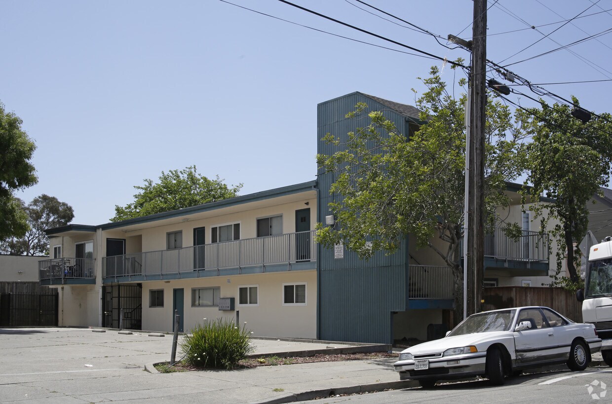 Primary Photo - 675 30th St