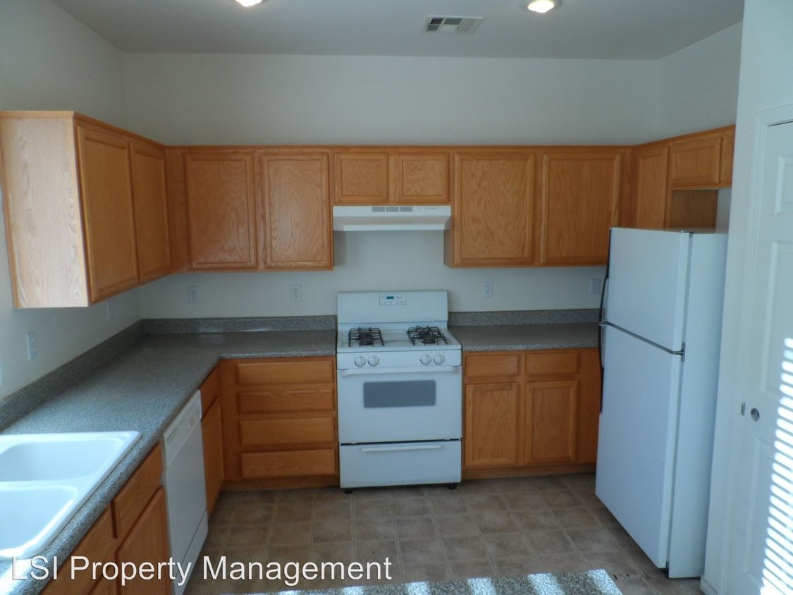 Building Photo - 1205 Cove Palisades Dr