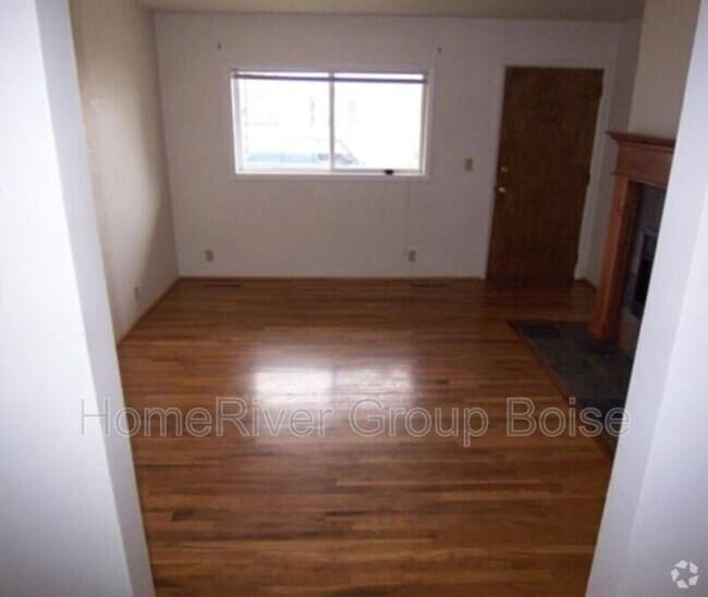 Building Photo - 212 E Morrison St