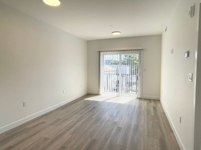 Foto del edificio - 1133 N Shore Rd