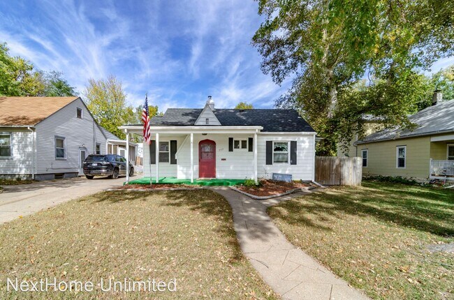 Foto del edificio - 3 br, 1.5 bath House - 222 W Spruce St.