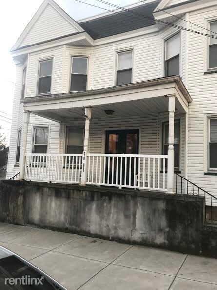 Primary Photo - 4 br, 1 bath Apartment - 512-514 Devon St