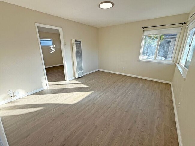 Foto del edificio - 1024 Luther Ave