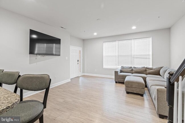 Building Photo - 7537 Crowley St