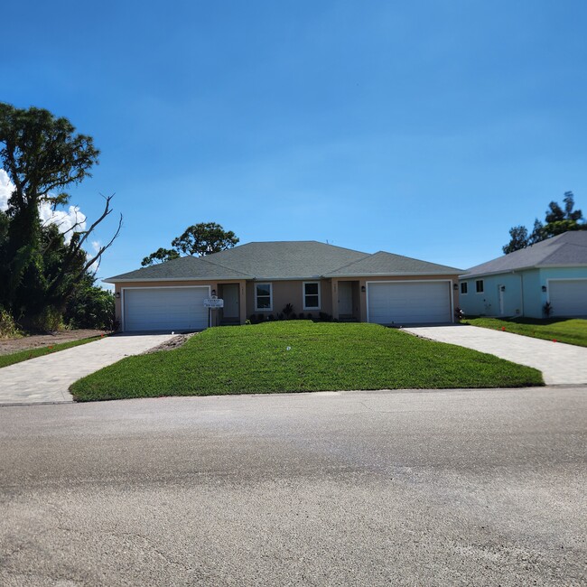 Building Photo - 5635 Genesee Pky