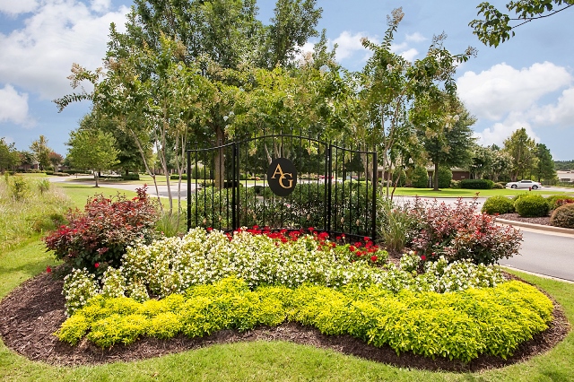 Lovely Garden Gates Welcome You to Your New Home! - Abby Glenn - Apartments & Corporate Suites