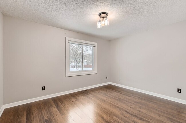 Foto del edificio - 891 Nez Perce Ct, Chanhassen, MN, 55317