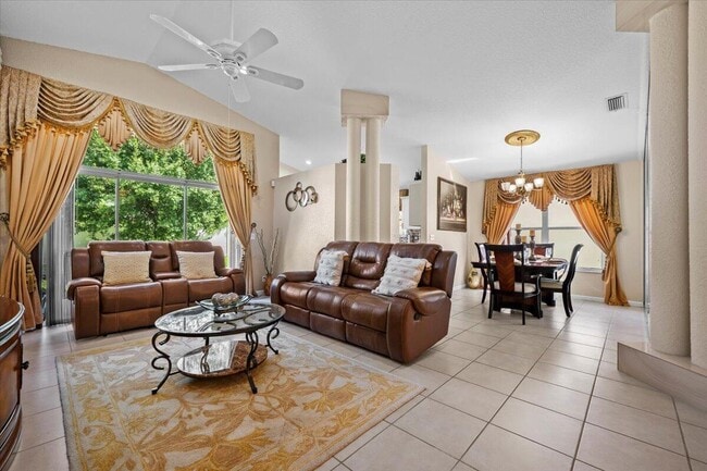 Building Photo - 12127 Sunset Point Dr