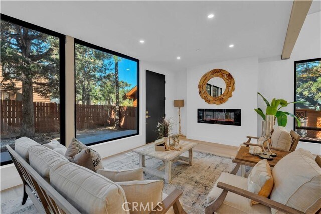 Foto del edificio - 216 Leonard Ln