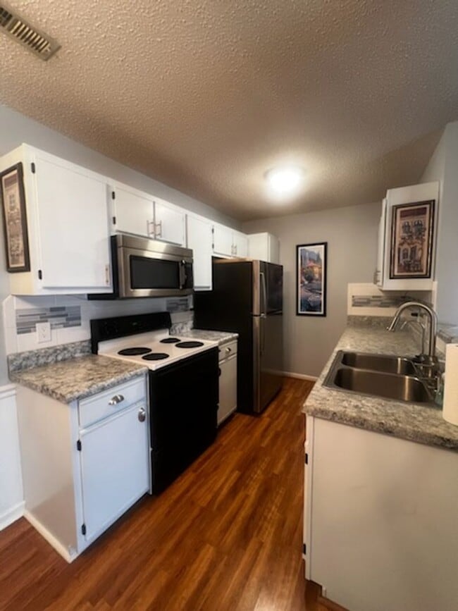 Foto del edificio - New Home for Rent -  100.00 OFF FIRST MONT...