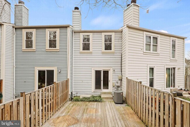 Building Photo - 5816 Norham Dr
