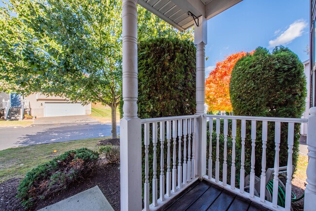 Foto del edificio - 35 Windy Hill Ln