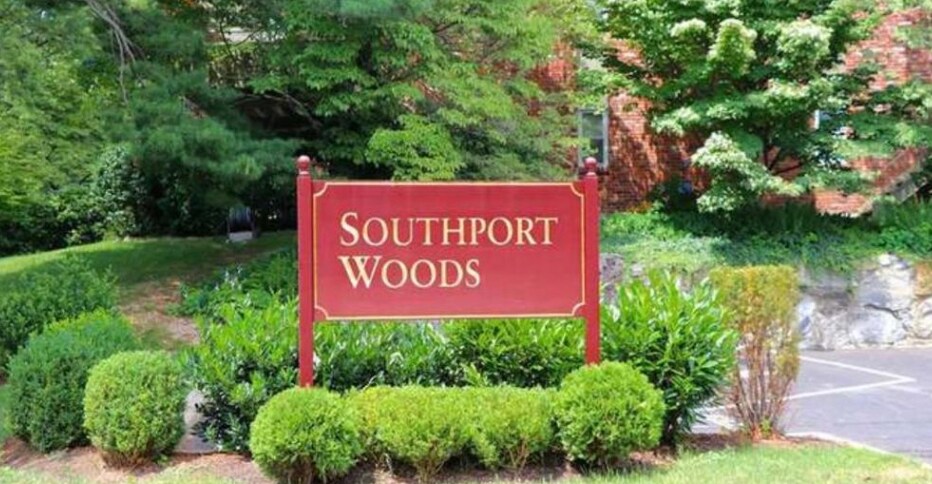 Primary Photo - 28 Southport Woods Dr